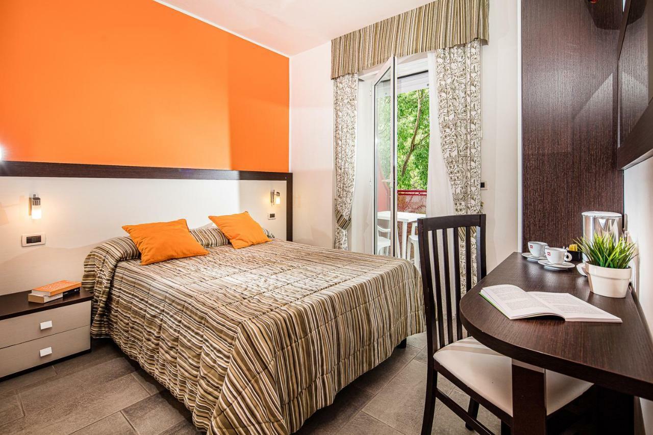 Hotel Vienna Линьяно-Саббьядоро Экстерьер фото